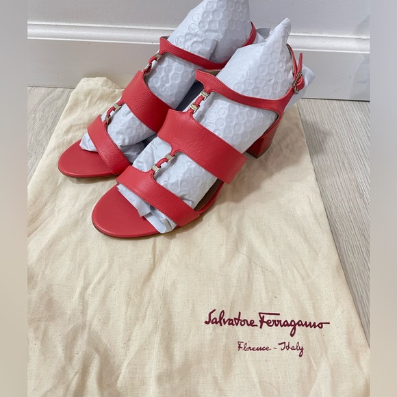 Salvtore Ferragamo Sandal - Picture 1 of 6